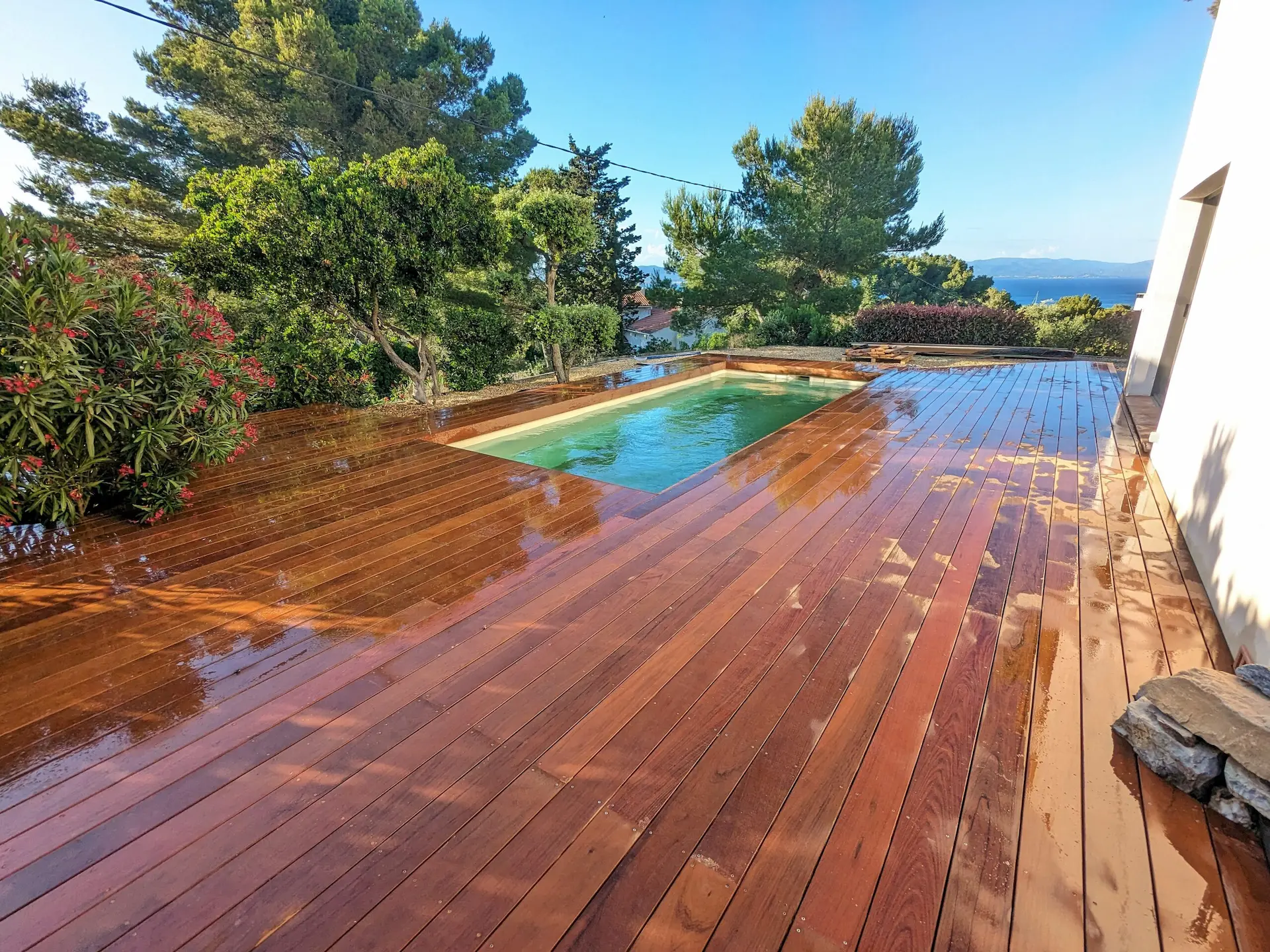 Terrasse en bois sur mesure dans le Var